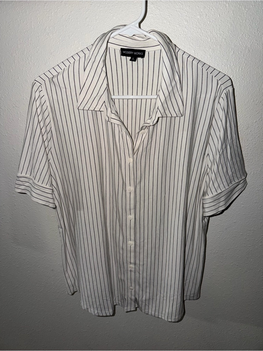 Modern Works Women’s White Pinstripe Short-Sleeve Button Down Shirt